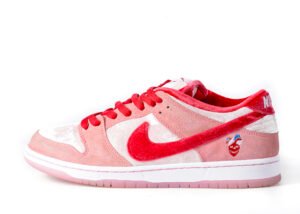 Nike SB Dunk Low "StrangeLove Skateboards"
