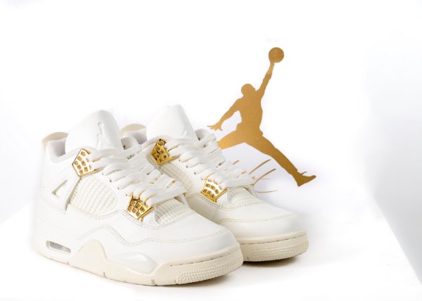 50 Jordan 4 Retro "Metallic Gold"